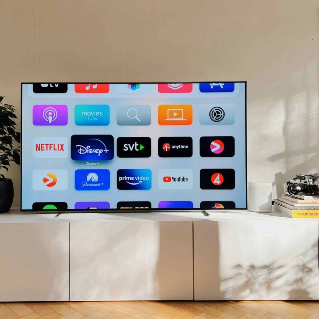 TV mounting and installation in Toronto by MAH Contracting