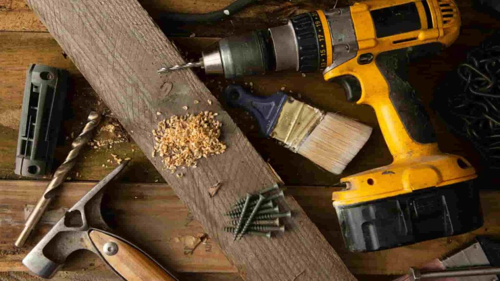 Licensed plumber repairing burst pipe in Toronto Ontario